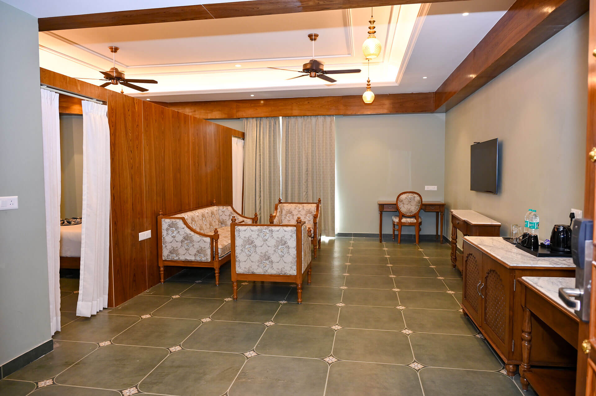 Sagrun Suite with Jacuzzi
